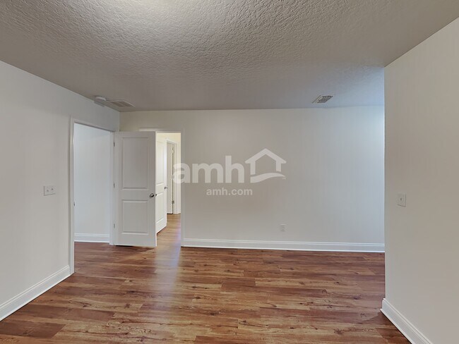 Building Photo - 1921 Moorings Cir