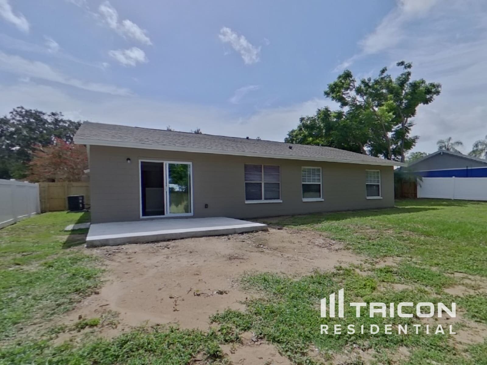 Building Photo - 615 Forest Hills Dr