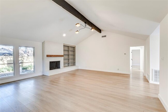 Building Photo - 4827 Gerona Dr