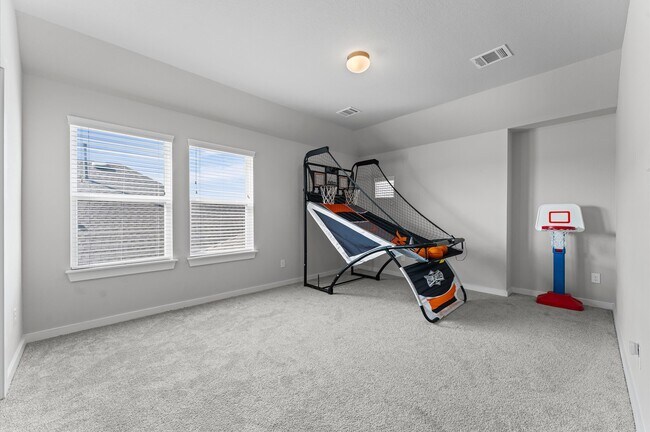 Building Photo - 1585 Sunrise Gables Dr