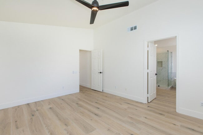 Building Photo - 23554 N 73rd Pl