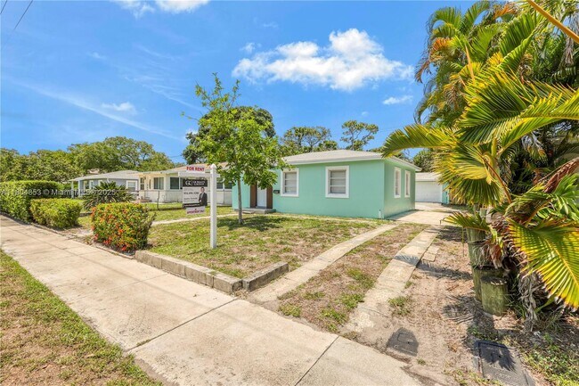 Building Photo - 809 SW 17th St