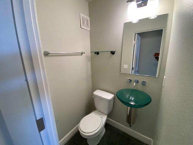 Building Photo - 172 Mar Vista Dr