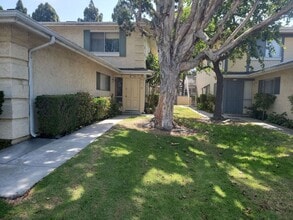 Building Photo - Marina Victoria Townhouse, garage & pool