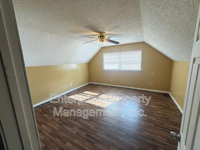 Building Photo - 3182 Casann Cove