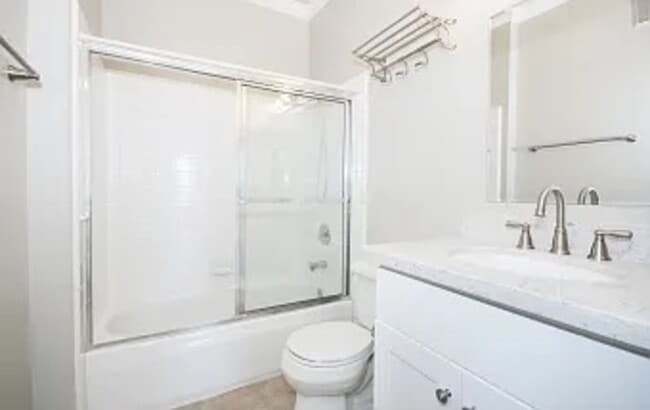 Building Photo - 10921 Sabre Hill Dr