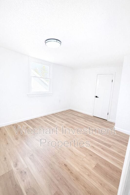 Building Photo - 409 Gibbs Ave