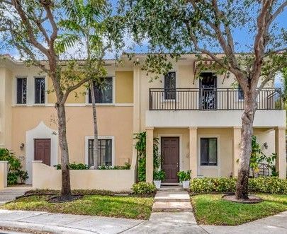 Building Photo - 2500 Venetian Ct