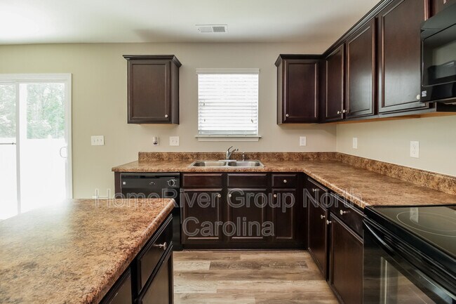 Building Photo - 1922 Northrop Dr
