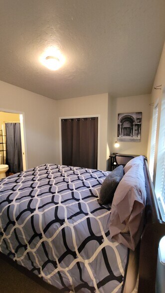 Downstairs bedroom - 2127 S Leadville Ave