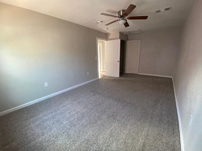 Building Photo - 3621 Spruce Ave