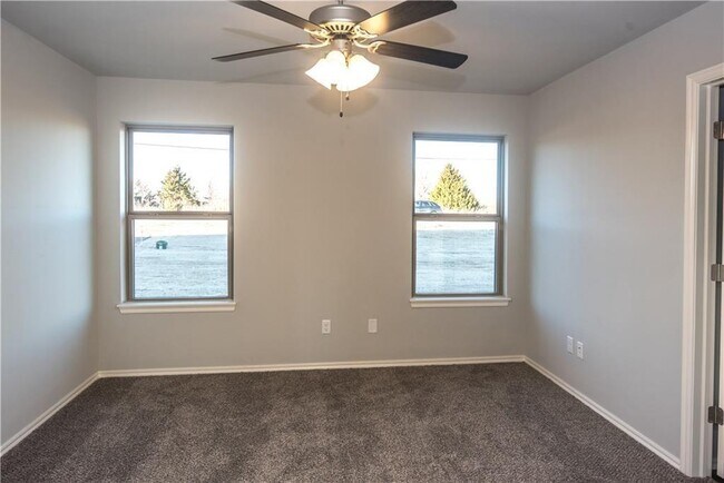 Building Photo - 8800 SW 45th Terrace