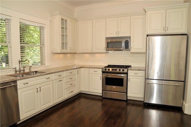 Building Photo - 950 Rupley Dr NE