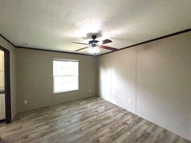 Building Photo - University Estates 59