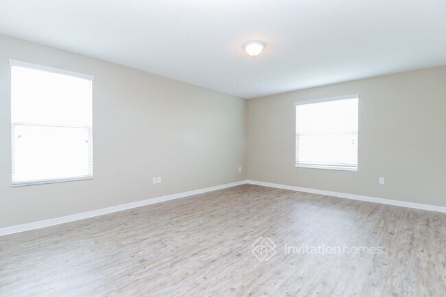 Building Photo - 1812 Oak Pond St