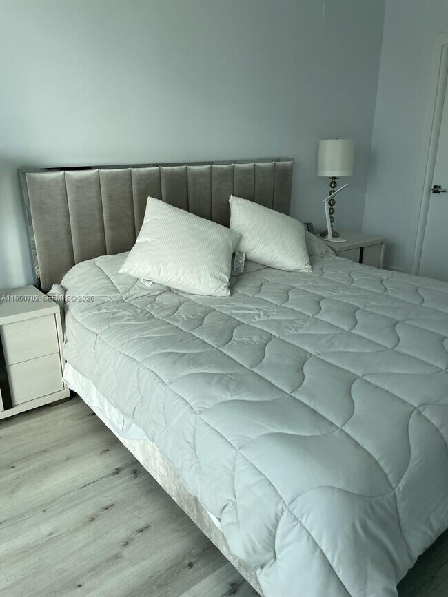 Building Photo - 7928 East Dr