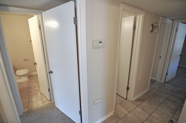 Building Photo - Beautiful Austin condo in amazing location!