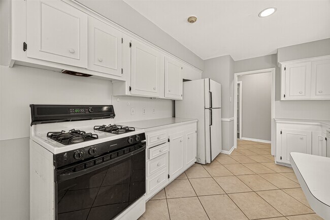 Building Photo - 5418 Darnell St