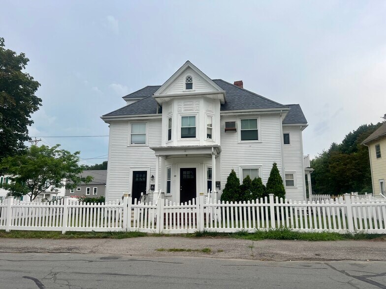 Primary Photo - 29 11th Ave