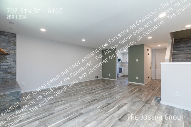 Primary Photo - 702 5th St