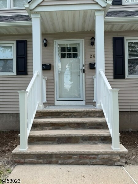 Building Photo - 24 Horton Ave