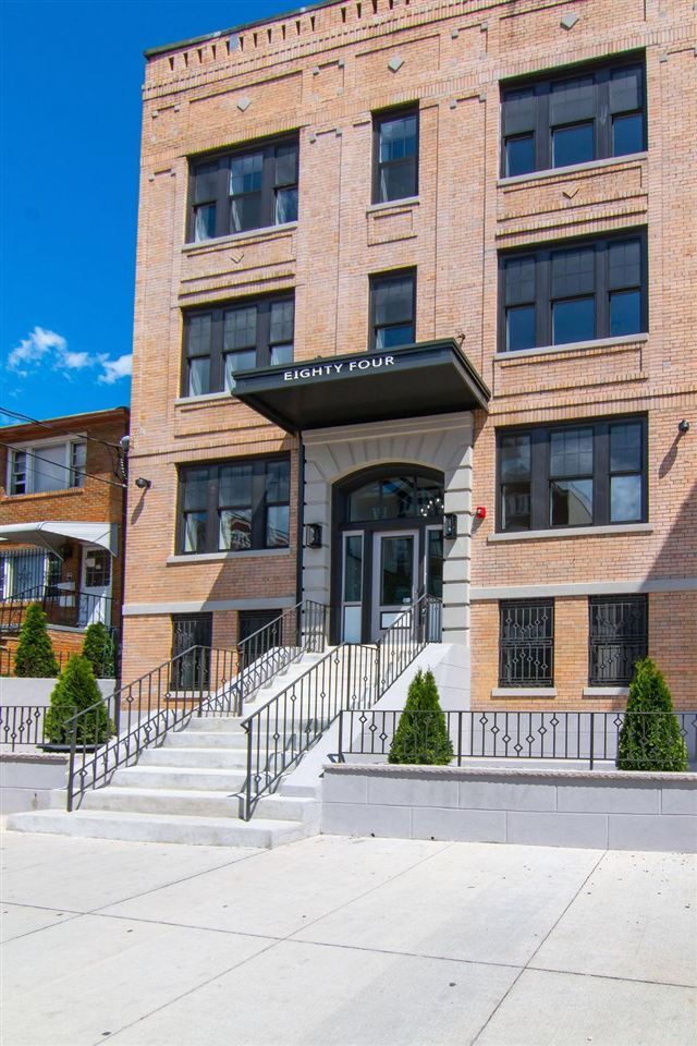 Building Photo - 84 Van Wagenen Ave
