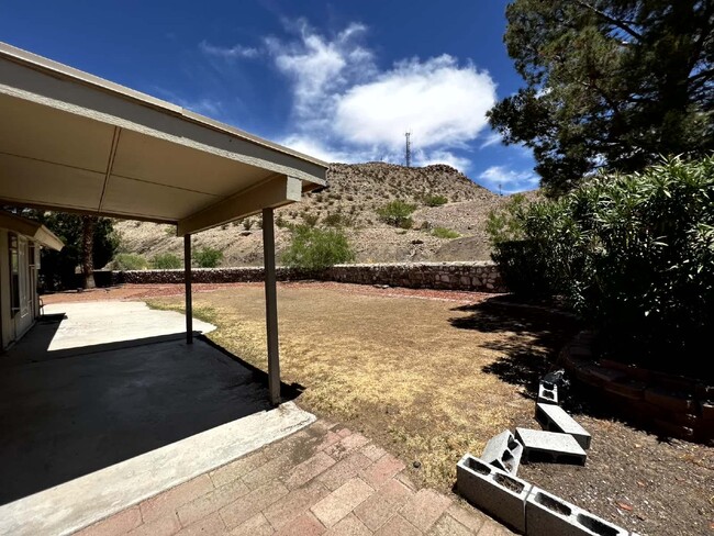 Building Photo - West El Paso, Scenic Heights. 3 bedrooms, ...