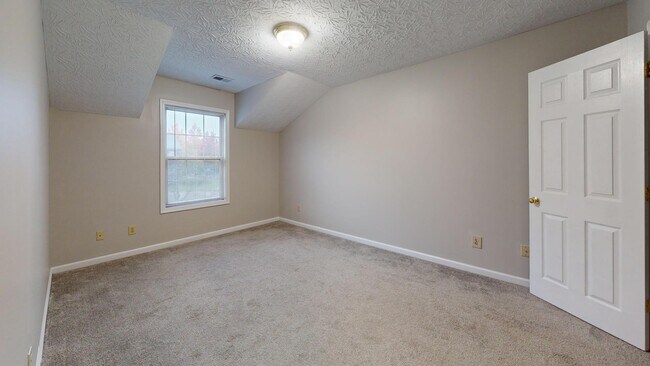 Building Photo - 3735 Lochdale Terrace