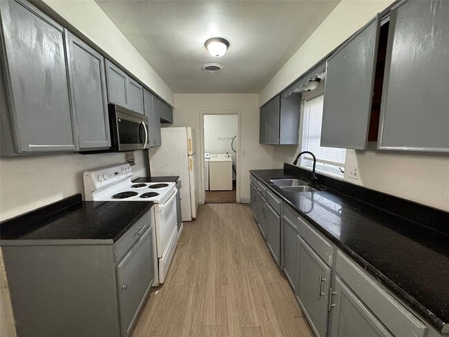 Building Photo - 416 FL-416