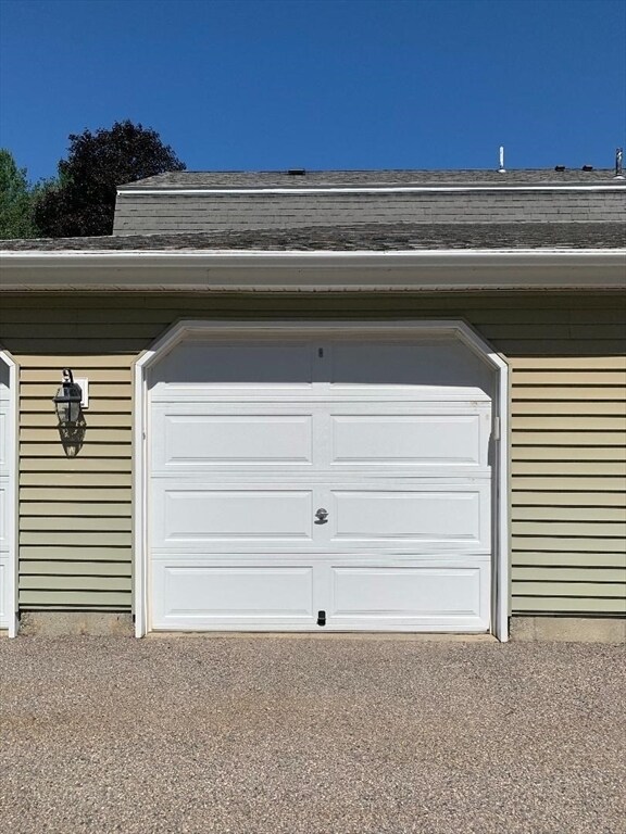 Building Photo - 906 Edgebrook Dr