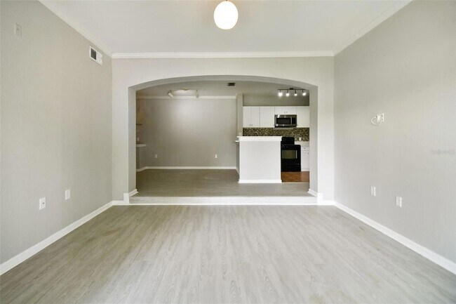 Building Photo - 9405 Crescent Loop Cir