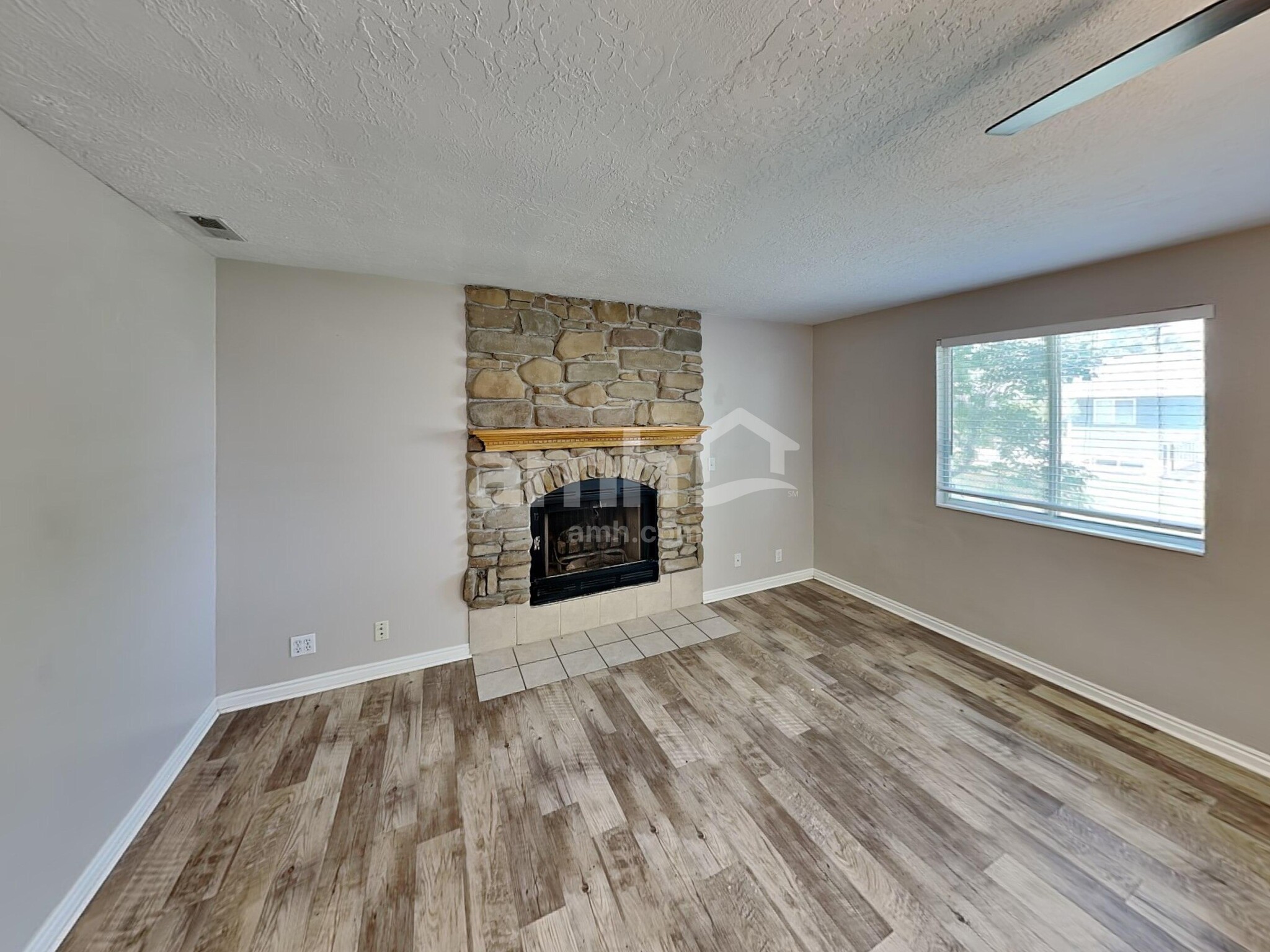 Building Photo - 2049 W 1175 S
