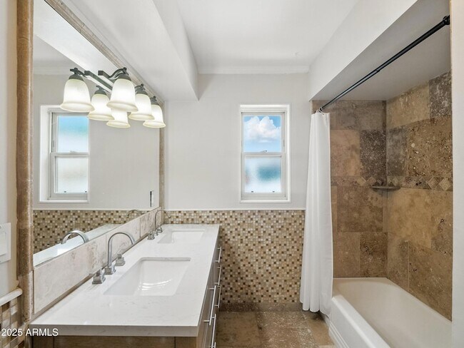 Building Photo - 12210 N 67th St