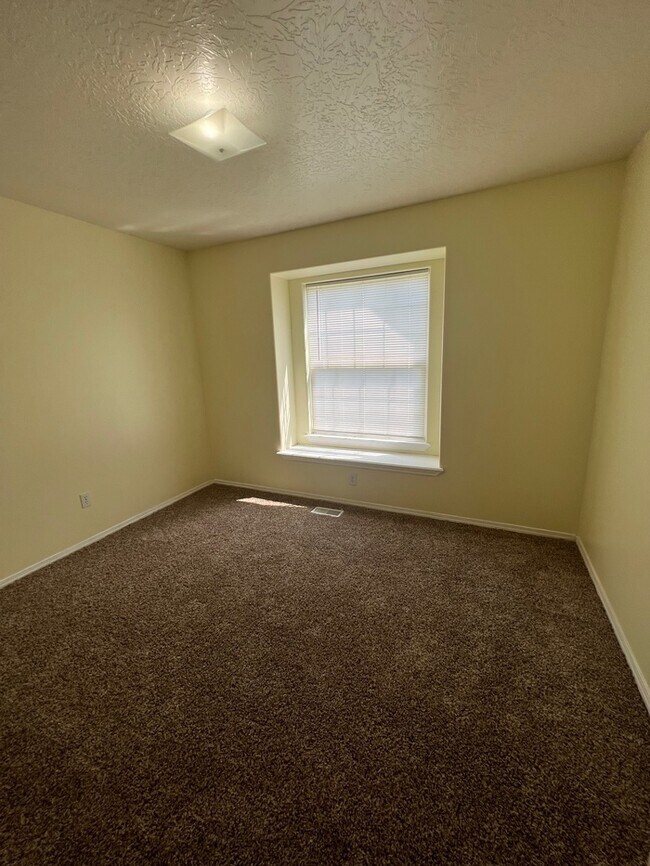 Building Photo - 3 Bed 2 Bath House in Nampa!