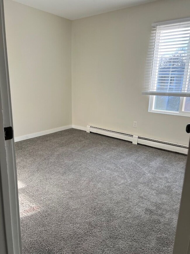 Building Photo - 1500 Light Road