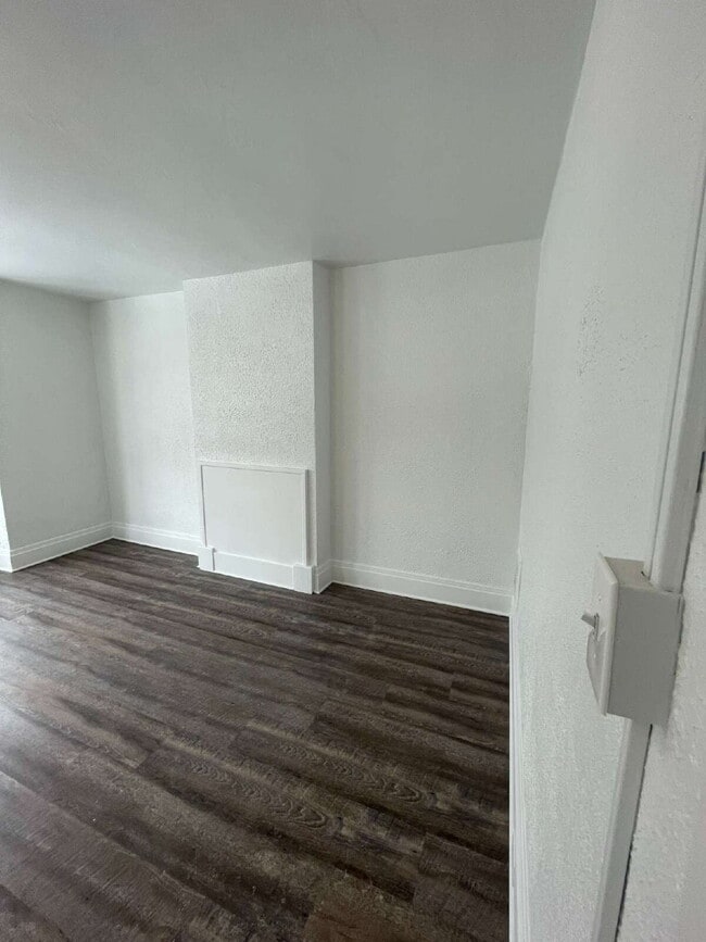 Building Photo - Cozy 3-Bedroom in Greensburg – Walk to Shopping & Dining!