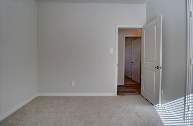 Building Photo - 4104 Zoe Ln