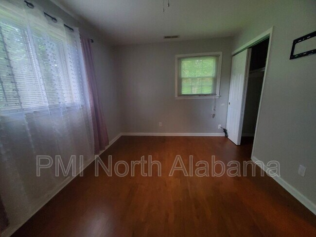 Building Photo - 2248 Norwood Dr NW