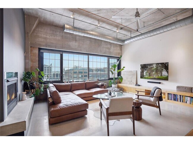 Building Photo - 525 N 3rd St