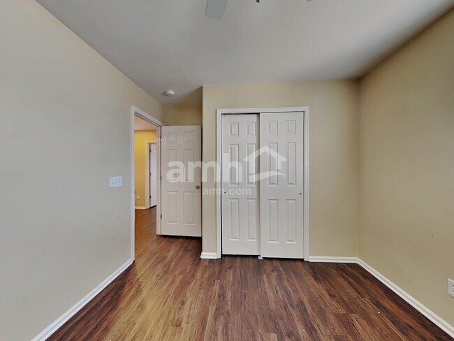 Building Photo - 2002 Springside Dr