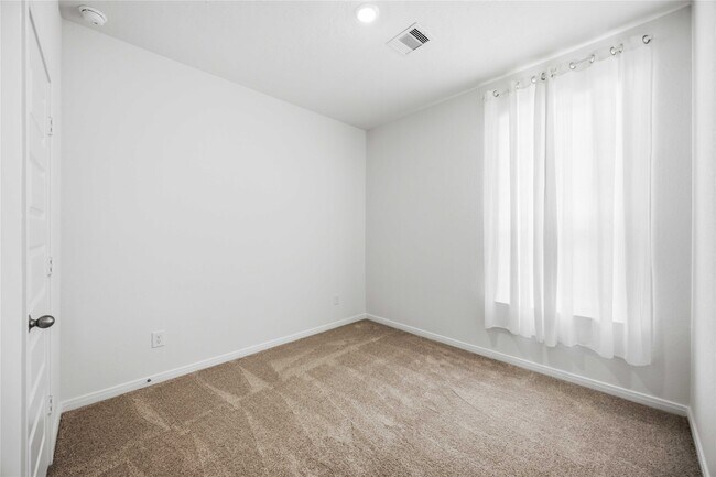Building Photo - 18206 Spruce Cottage Dr