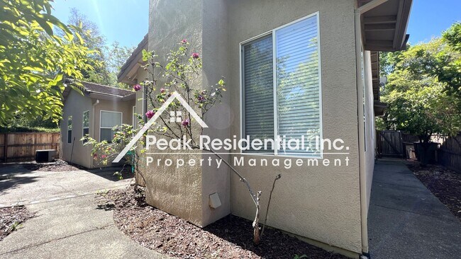 Building Photo - Wonderful Rocklin 4bd/2ba Home - Gated Com...