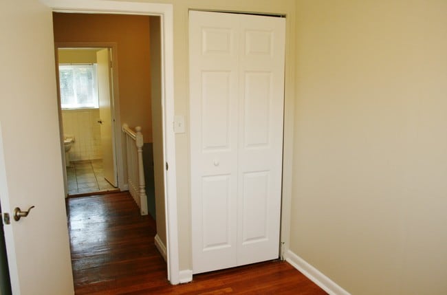 Building Photo - 651 S Wickham Rd