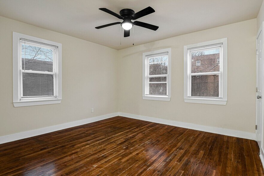 Building Photo - 3427 B St SE