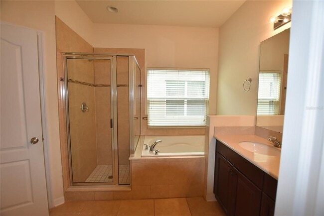 Building Photo - 708 Lake Tarpon Way