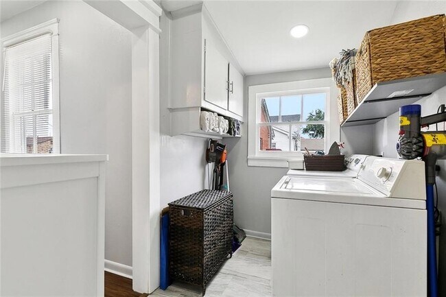 Building Photo - 4409 Annette St