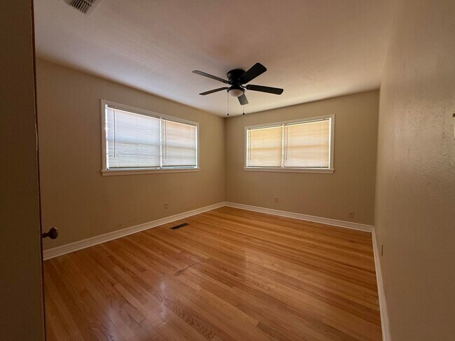 Building Photo - 3605 42nd St