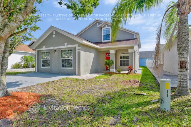 Building Photo - 2218 Santa Lucia St