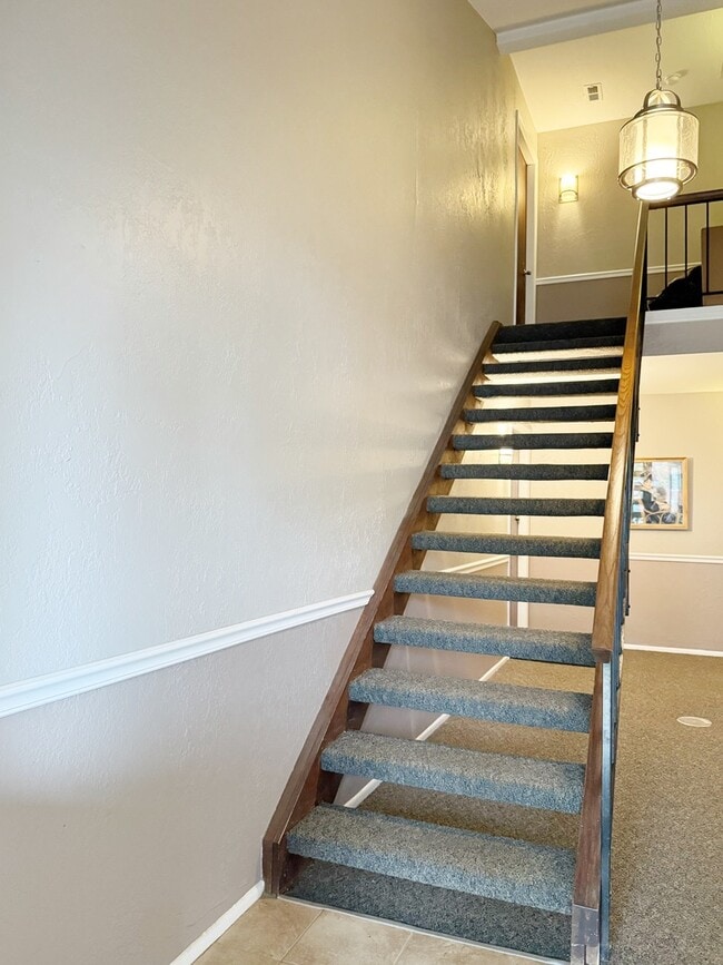 Building Photo - 576 Greystone Ln