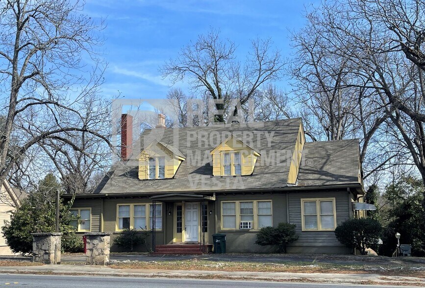 Building Photo - 3373 Vineville Ave
